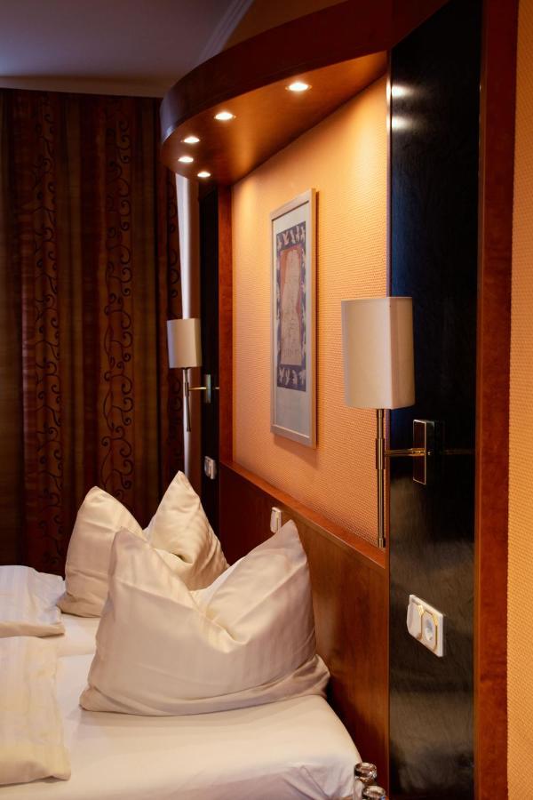 Hotel Am Bahnhof ไวล์บวร์ก ภายนอก รูปภาพ
