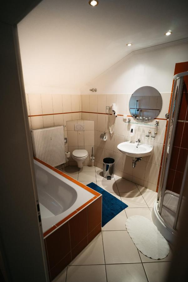 Hotel Am Bahnhof ไวล์บวร์ก ภายนอก รูปภาพ